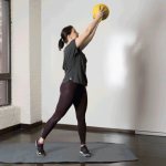 10 упражнений с медболом для укрепления мышц живота