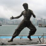 Памятник Брюсу Ли в Гонконге