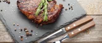 Самое важное правило приготовления стейков — правильный выбор мяса