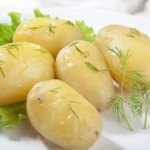 Вареная картошка с укропом
